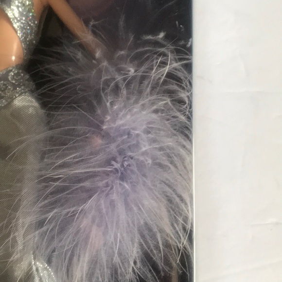 Cher timeless treasure Barbie - Picture 7 of 16